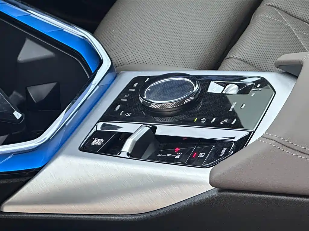 BMW X3 M50 — миниатюра 11