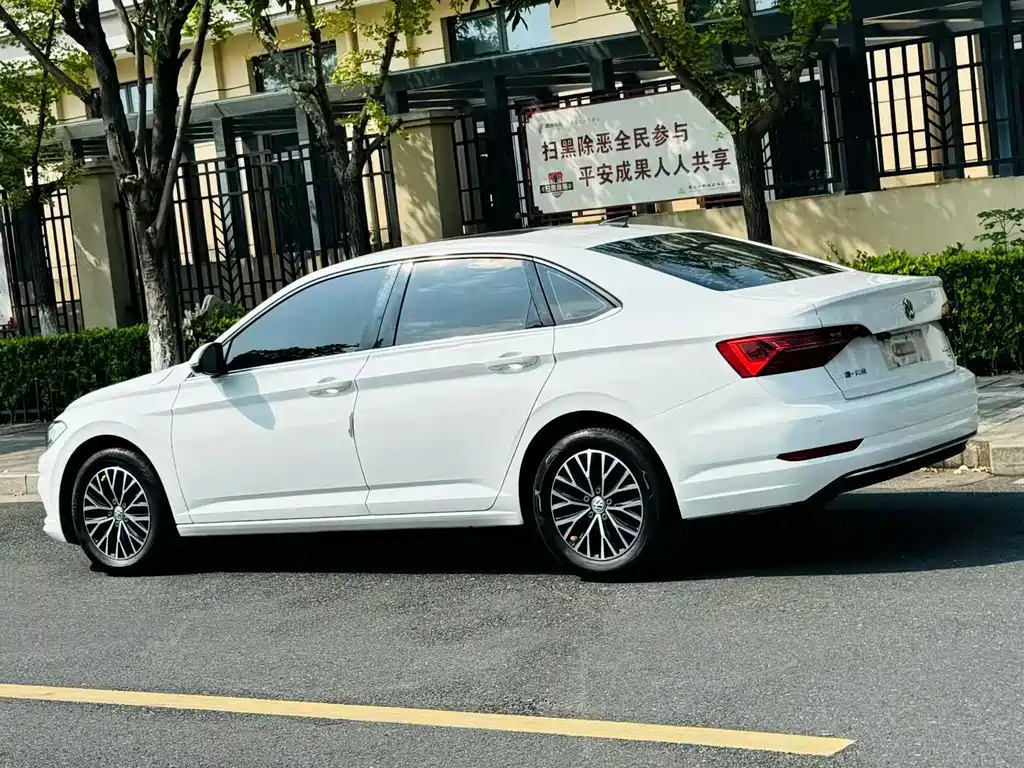 Volkswagen Sagitar — миниатюра 3
