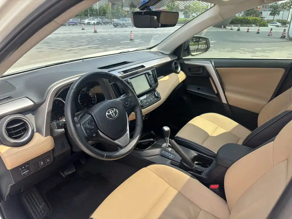 Toyota RAV4 — миниатюра 17