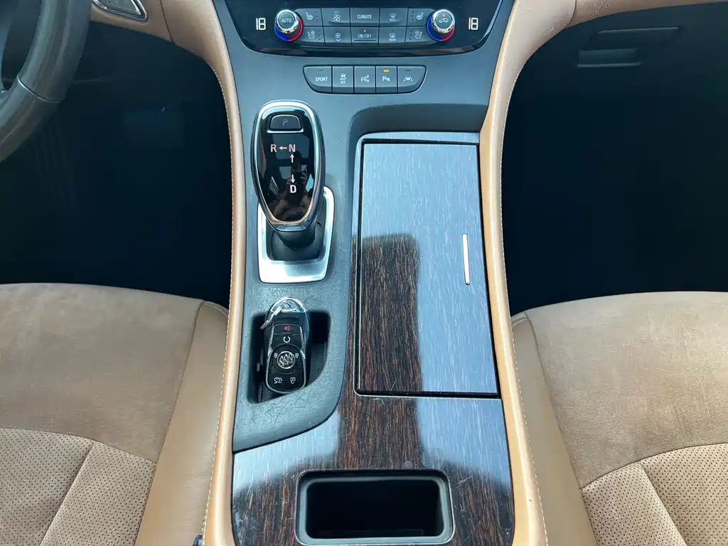 Buick LaCrosse — миниатюра 20