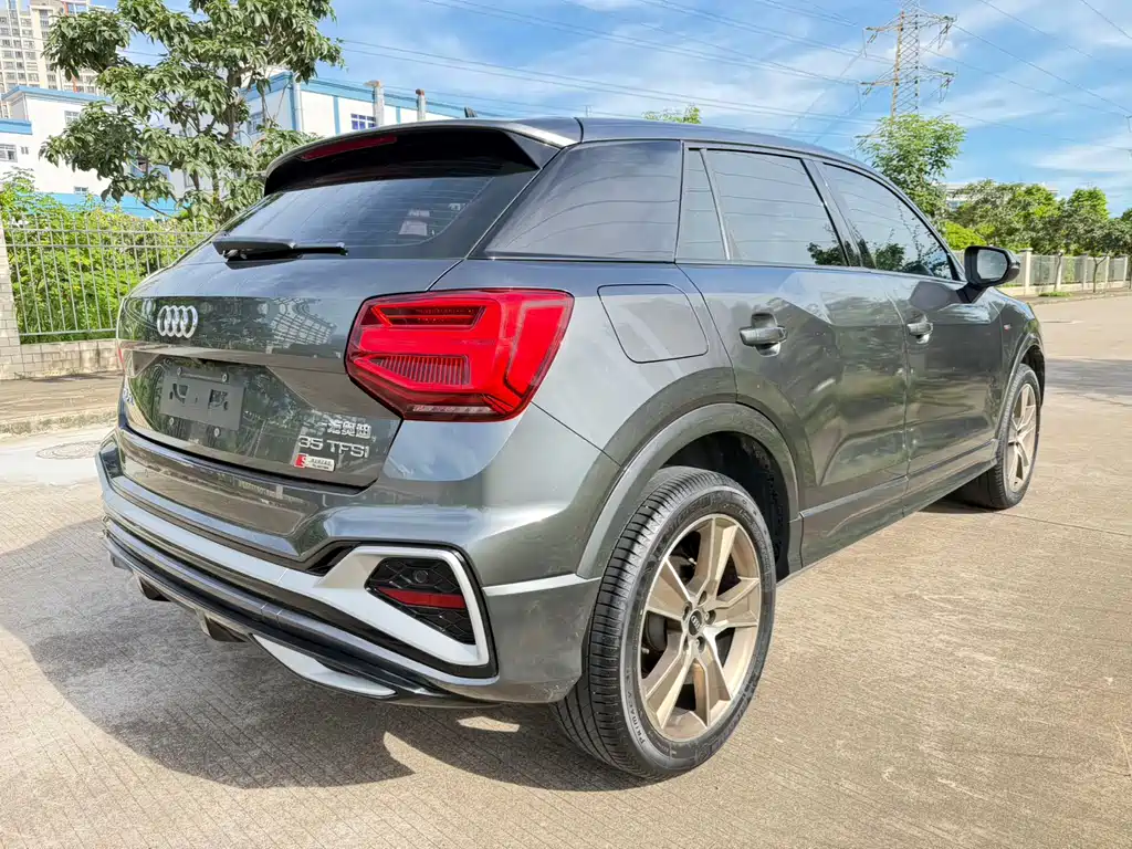 Audi Q2L 2022 35 TFSI Fashion