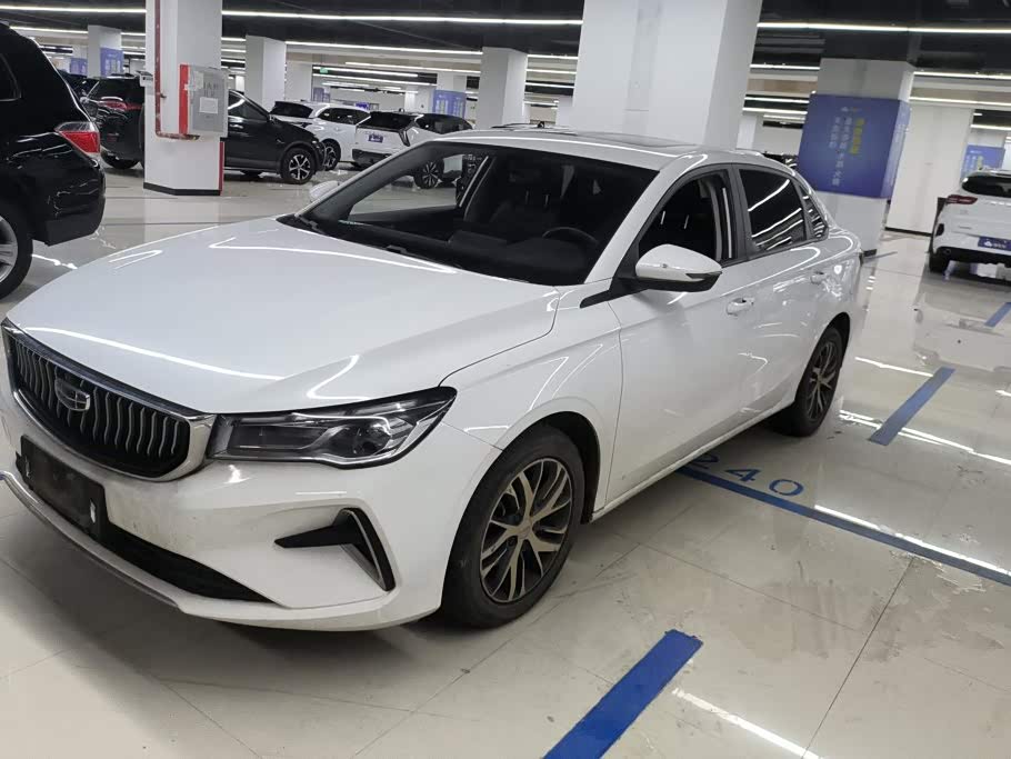 Geely Emgrand 1.5 л 2023 г. Белый, пробег 43300 км