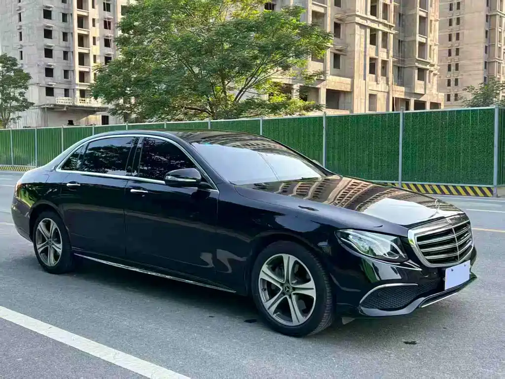 Mercedes-Benz E-Class — миниатюра 3