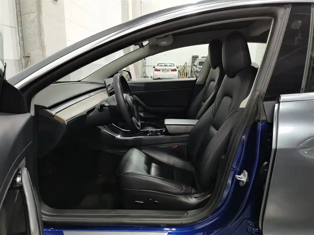 Tesla Model 3 — фотографии объявления, Фото 11