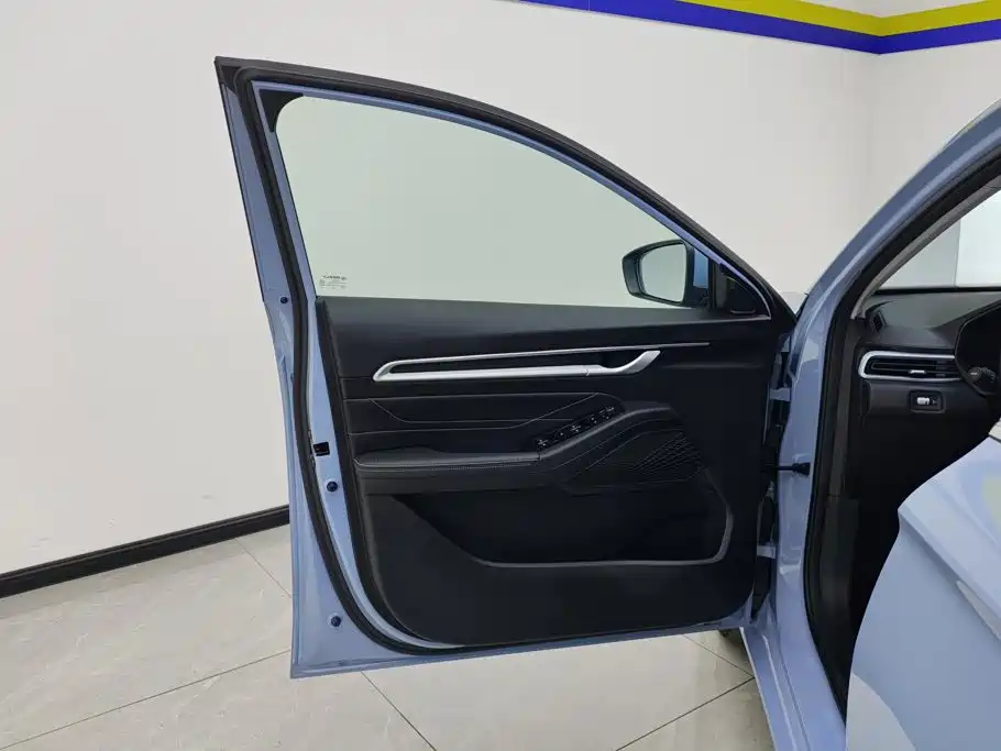 Geely Emgrand — миниатюра 7