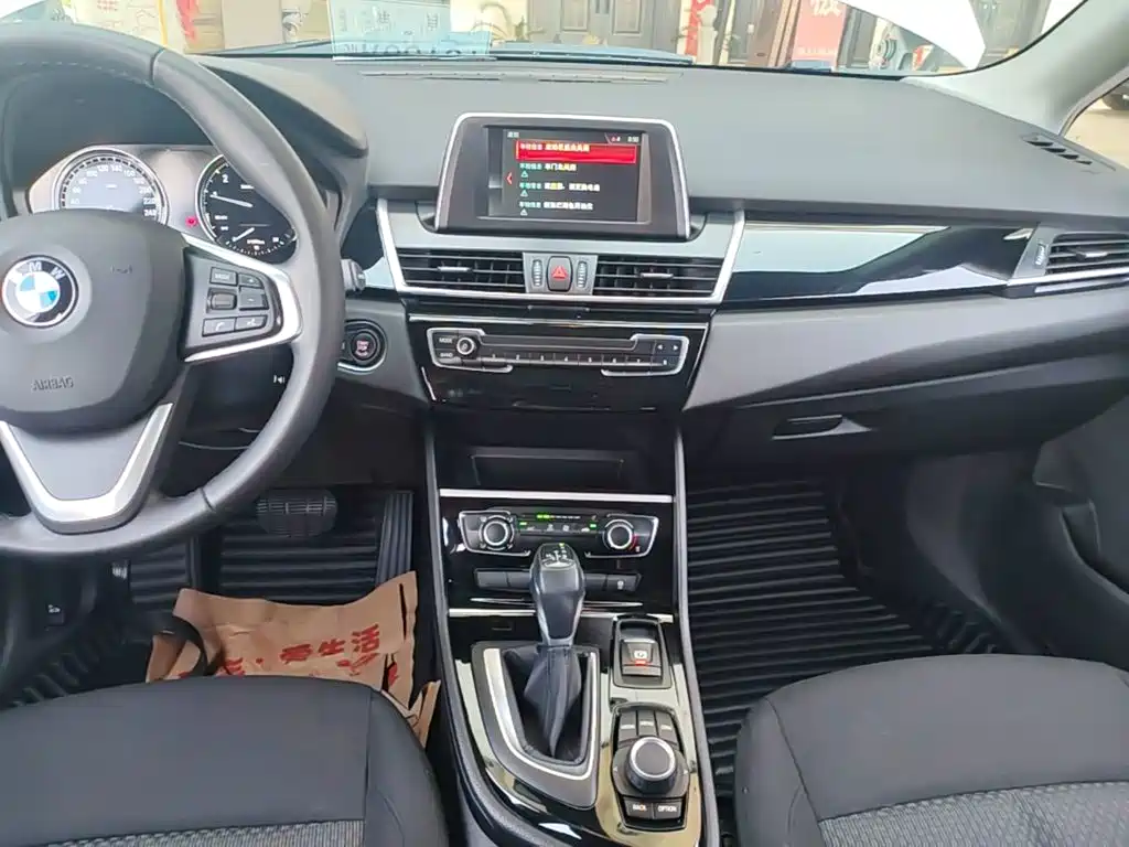 BMW 2 Series Active Tourer — миниатюра 13