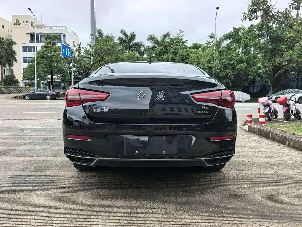Hongqi Hongqi H5 — миниатюра 13