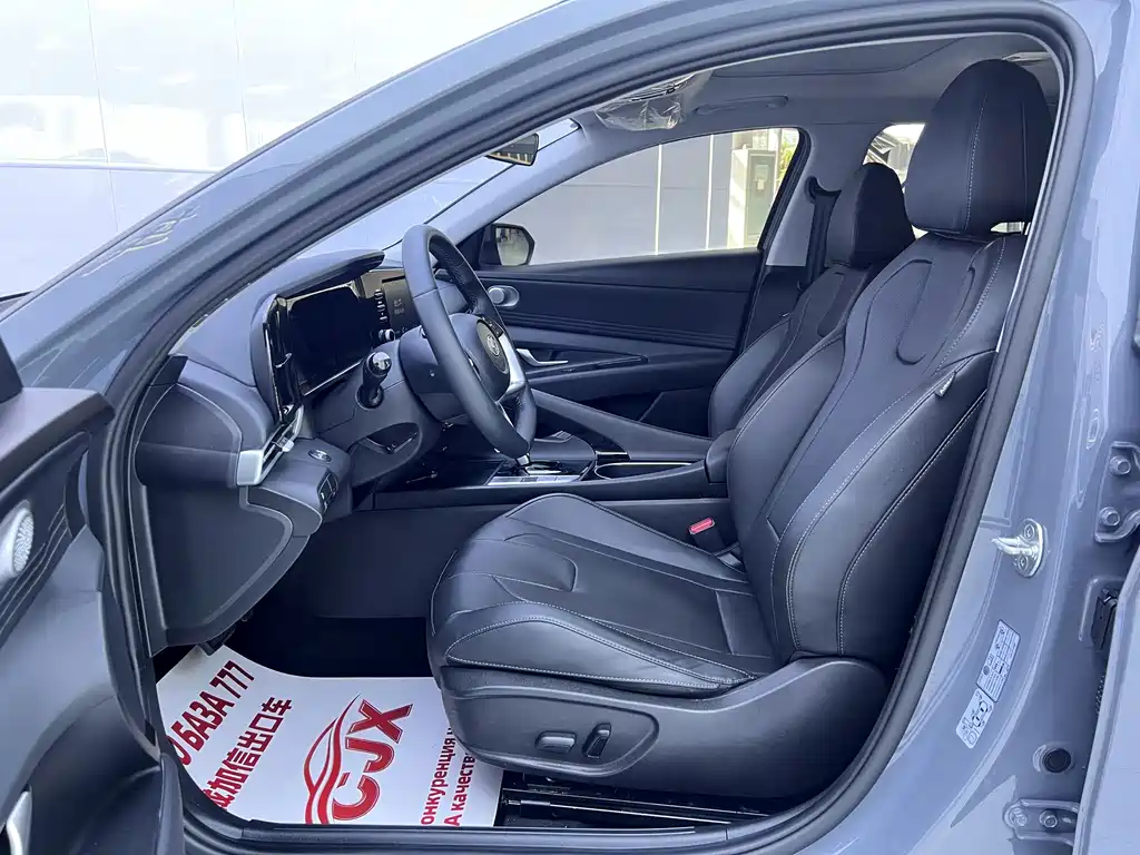 Hyundai Elantra — миниатюра 17