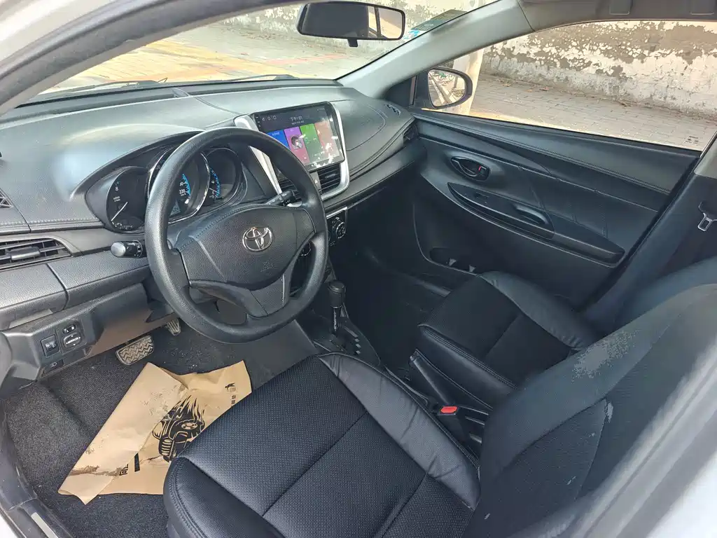Toyota Yaris L — миниатюра 9