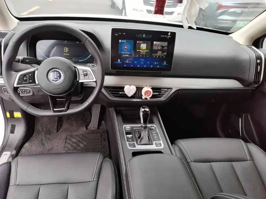 BYD Tang — миниатюра 10