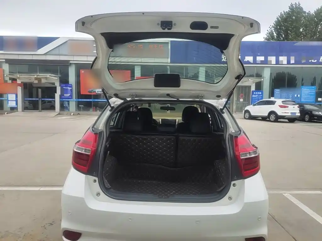 Toyota Yaris L — миниатюра 19