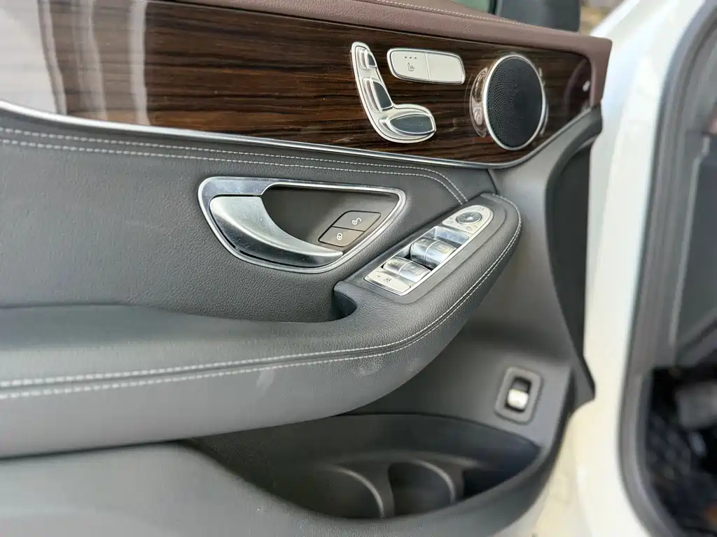Mercedes-Benz GLC — миниатюра 10