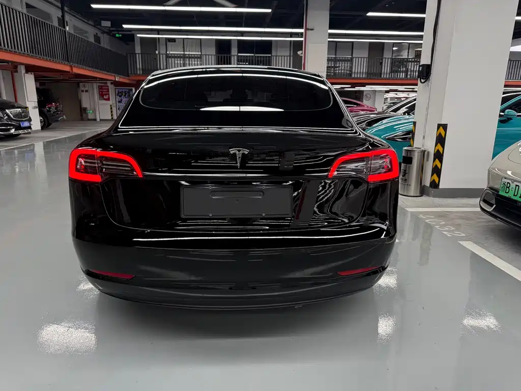 Tesla Model 3 — миниатюра 12