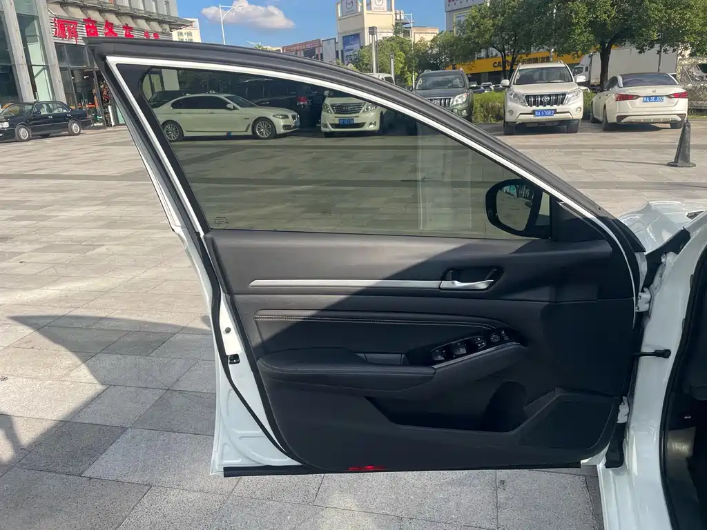 Nissan Teana — миниатюра 9