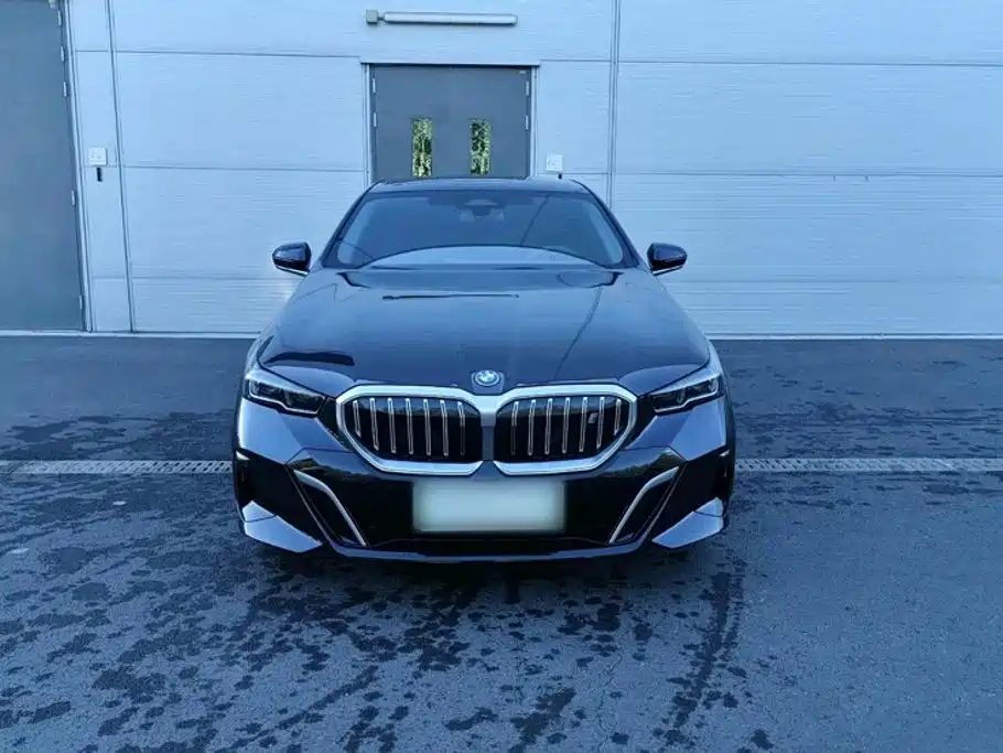 BMW i5 — миниатюра 3