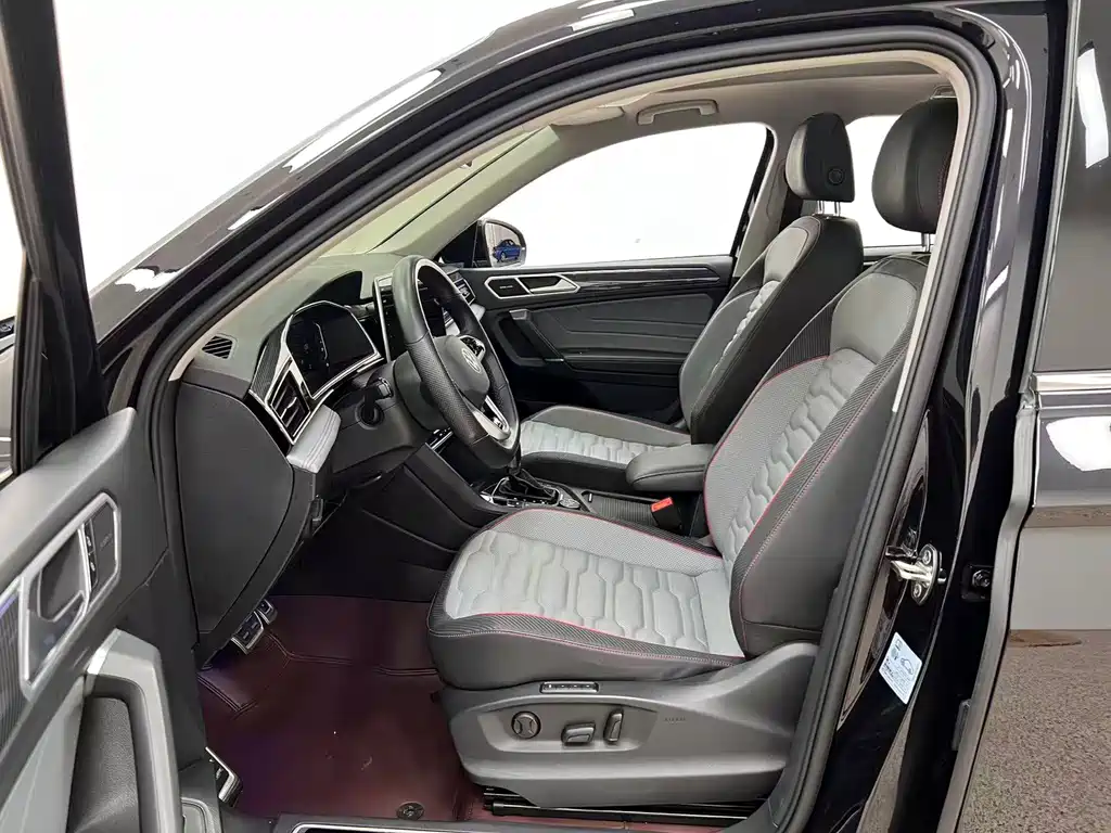 Volkswagen Tiguan L — миниатюра 7