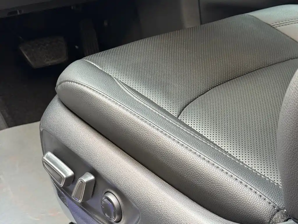 Toyota Sienna — миниатюра 21
