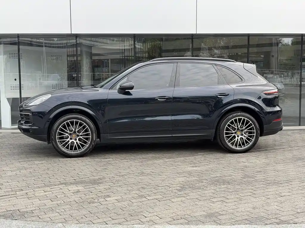 Porsche Cayenne — миниатюра 12