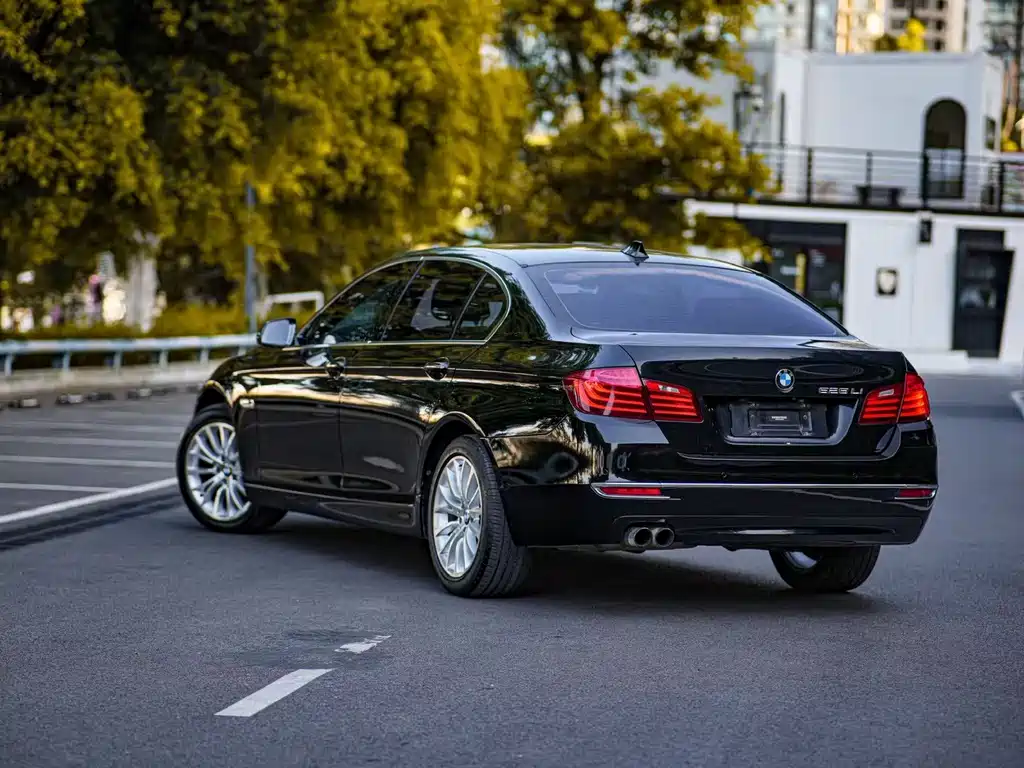 BMW 5 SERIES
