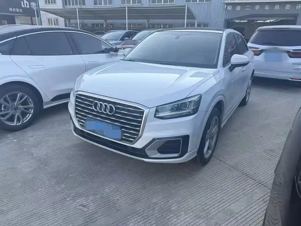 Audi Q2L 2021