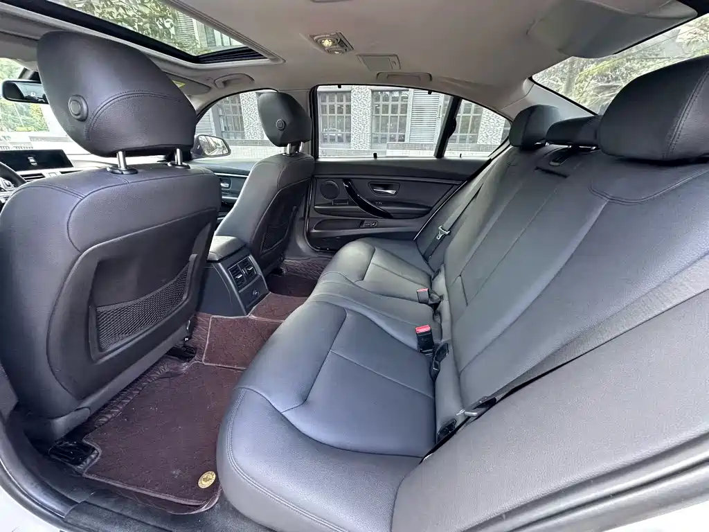 BMW 3 Series — миниатюра 7