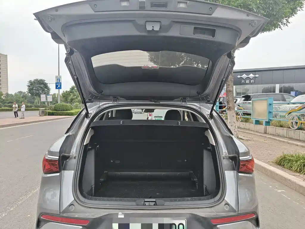 BYD Yuan Plus — миниатюра 16