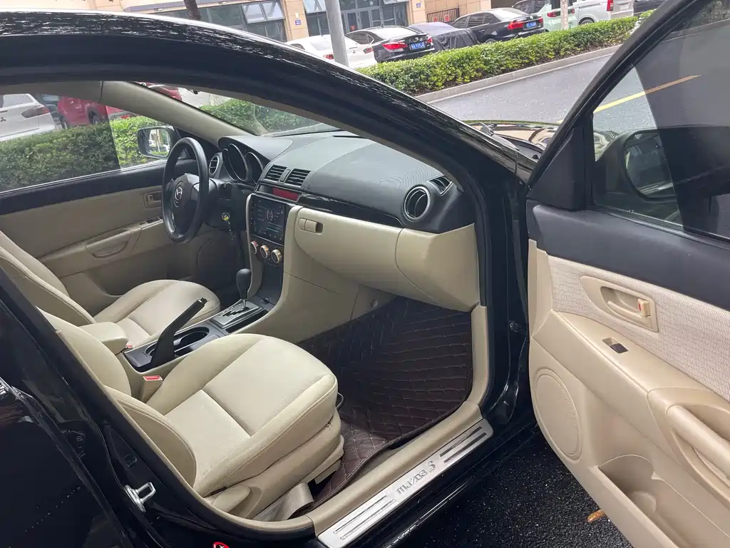 Mazda Mazda3 2012 1.6L AT