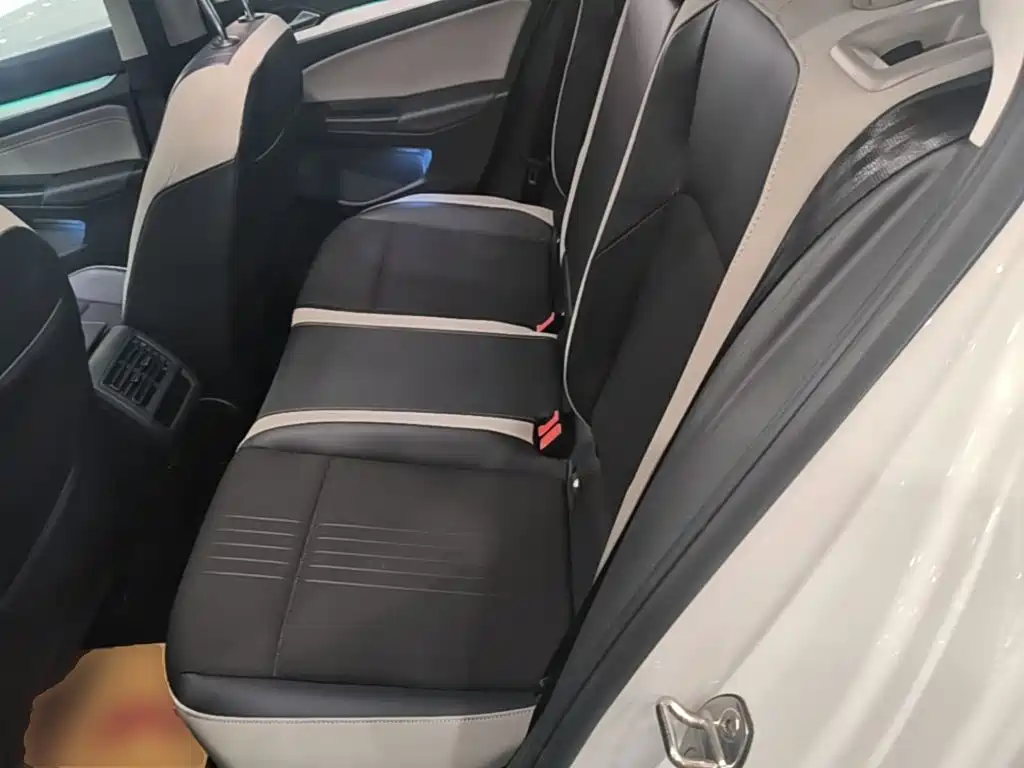 Volkswagen Golf — миниатюра 17
