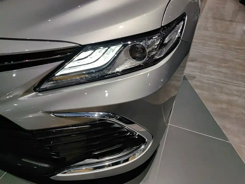 Toyota Camry — миниатюра 24