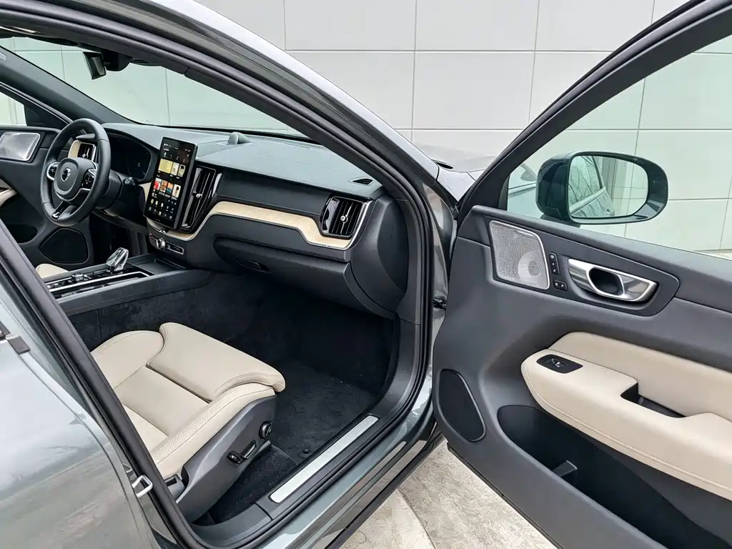 Volvo XC60 — миниатюра 14