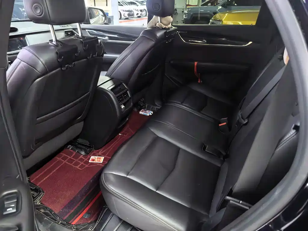 Cadillac XT5 — миниатюра 4