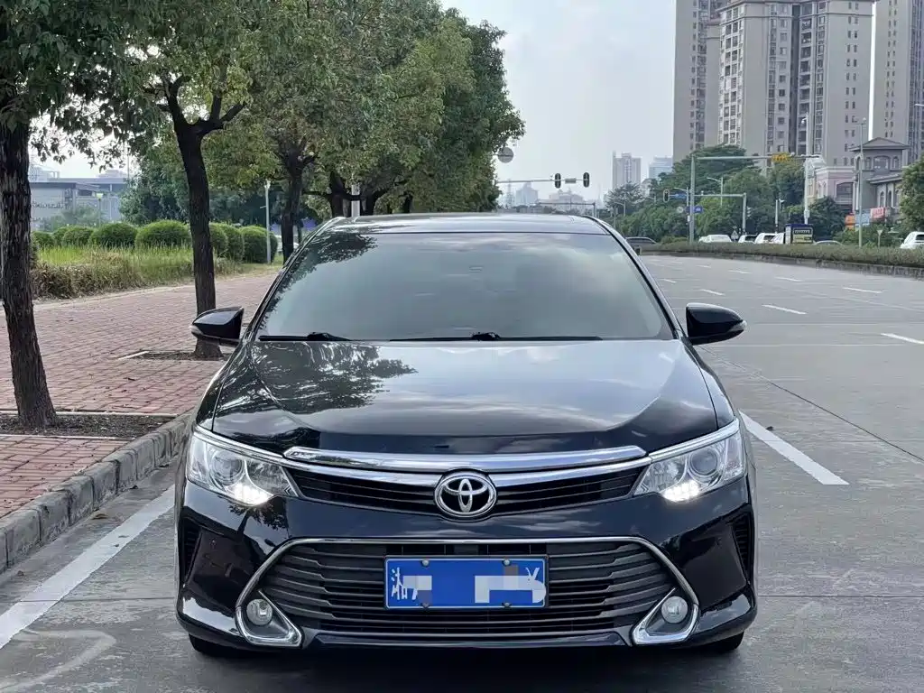 Toyota Camry — миниатюра 2