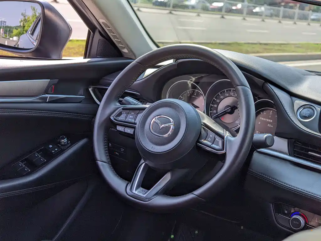 Mazda Atenza — миниатюра 6