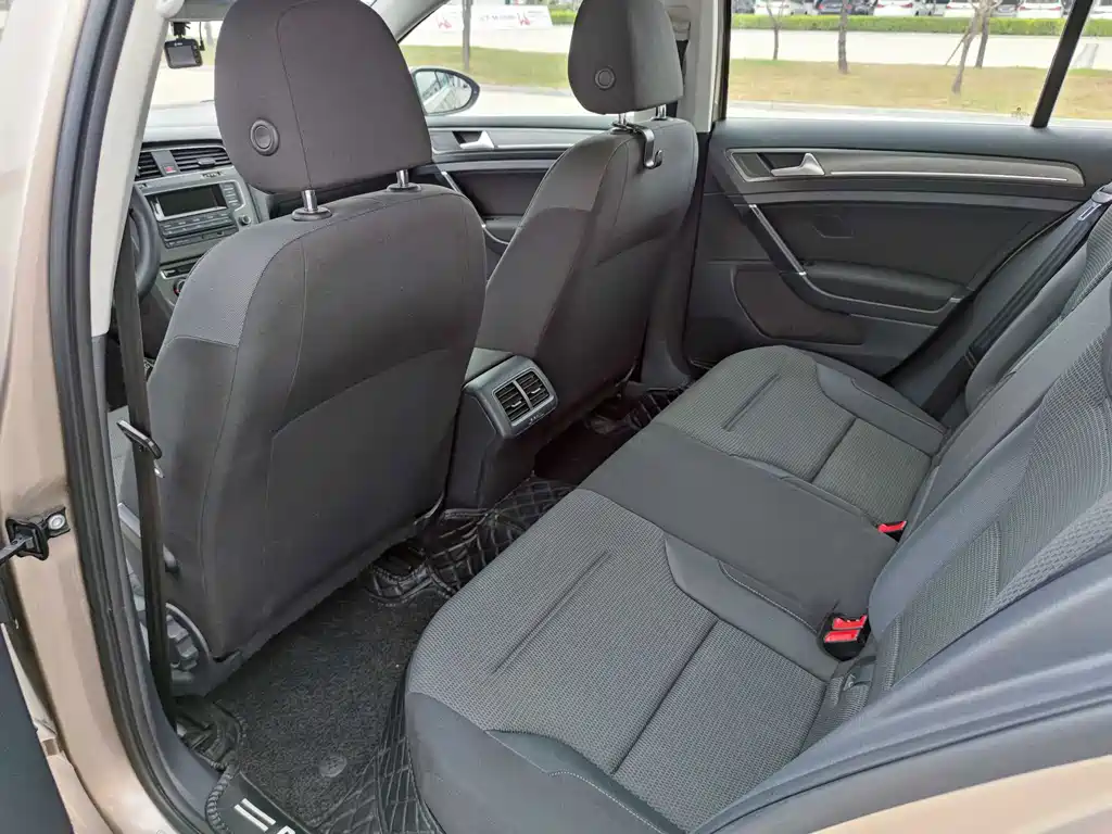 Volkswagen Golf — миниатюра 9