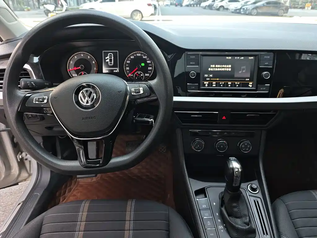 Volkswagen Lavida — миниатюра 10