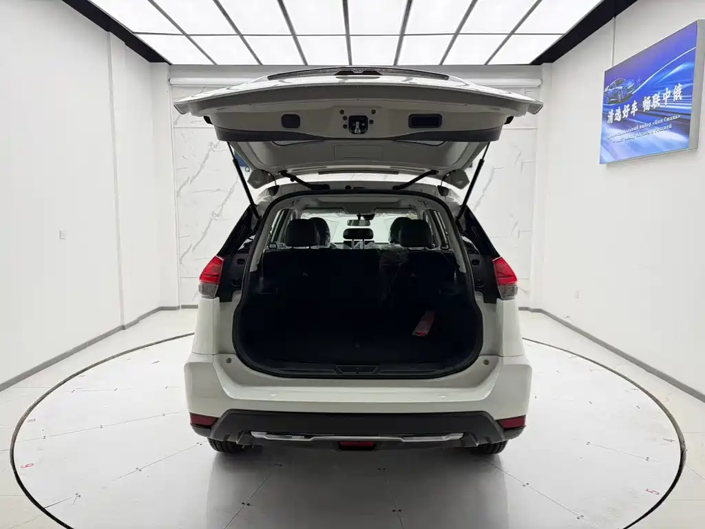 Nissan X-Trail — миниатюра 7