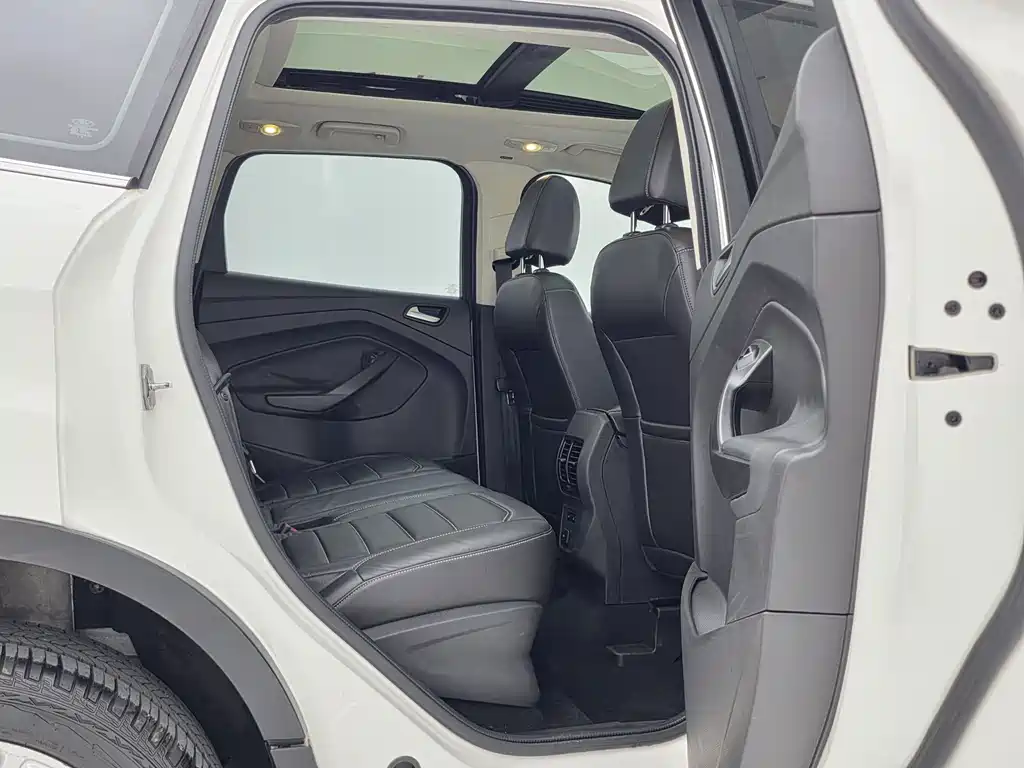 Ford Kuga — миниатюра 10