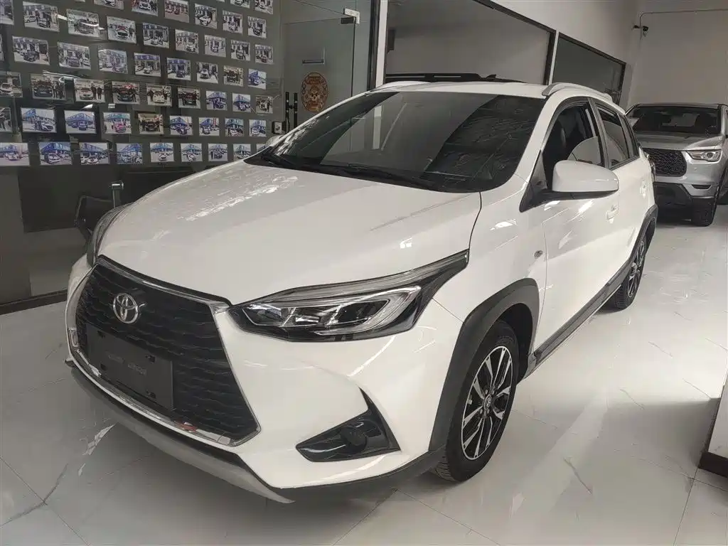 Toyota Yaris L 2021