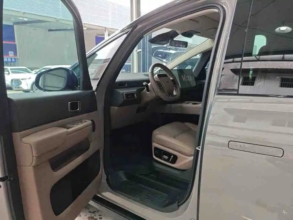Li Auto Li MEGA — миниатюра 3