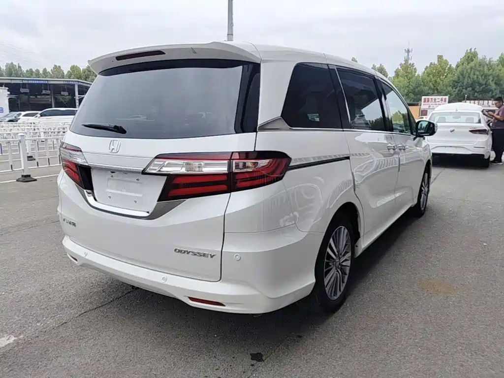 Honda Odyssey — миниатюра 7