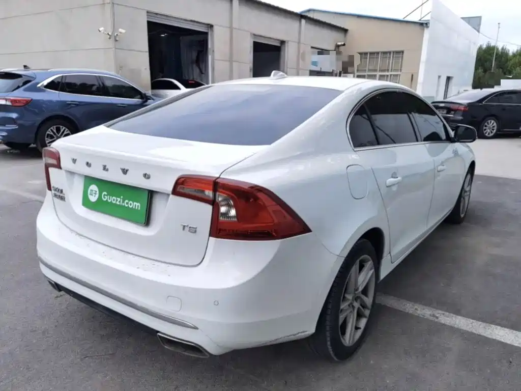 Volvo S60 — миниатюра 7