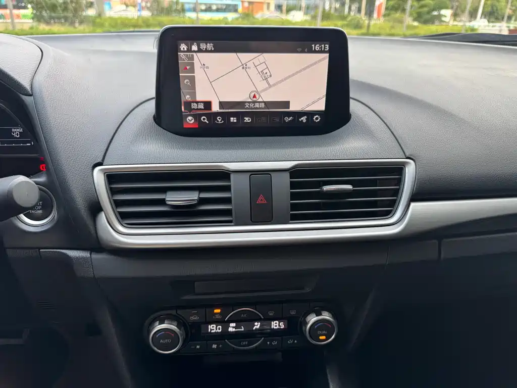 Mazda 3 Axela — миниатюра 5