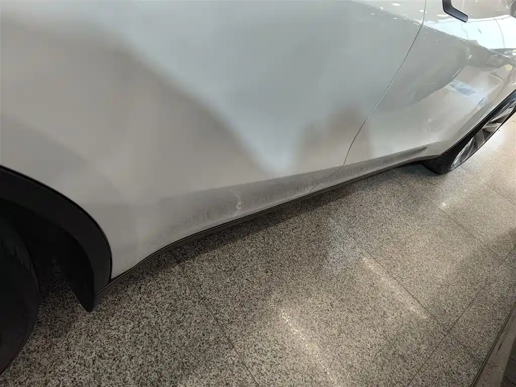 Tesla Model Y - фото 19