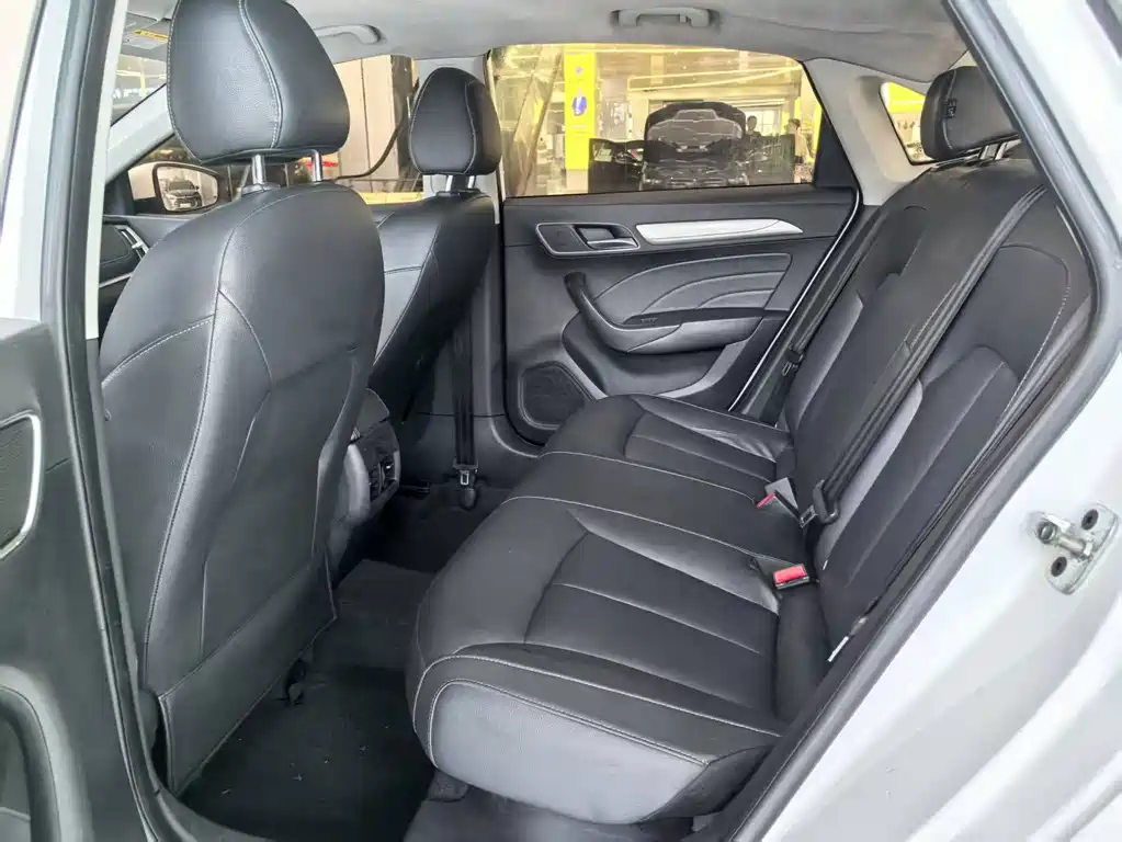 Roewe i6 2017 45T Smart