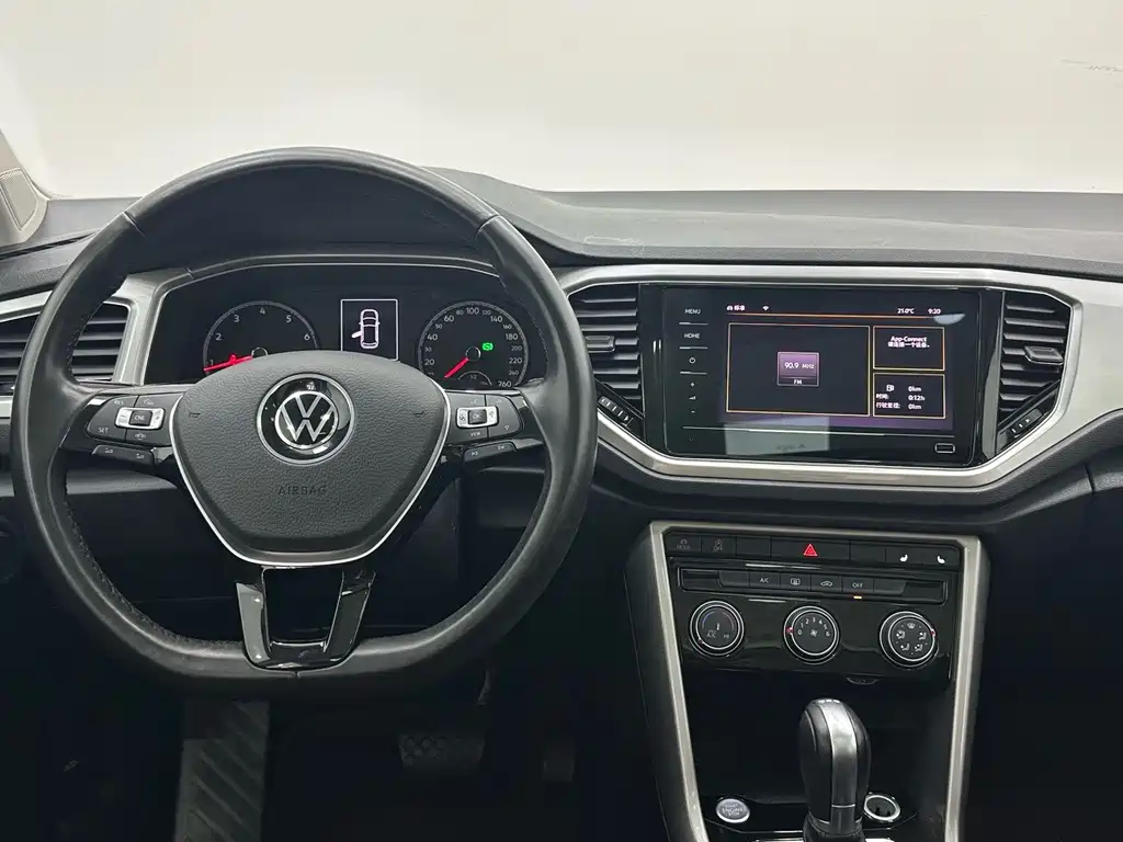Volkswagen T-Roc — миниатюра 10