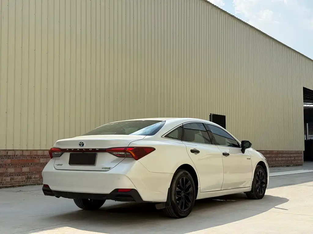 Toyota Avalon — миниатюра 6