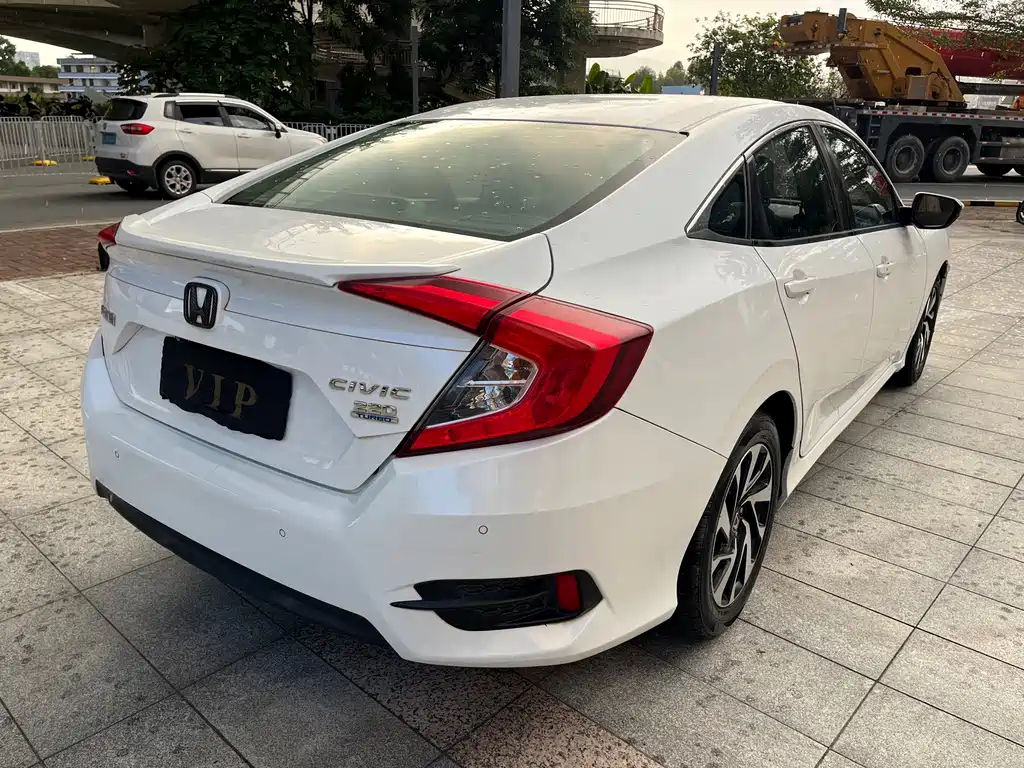 Honda Civic — миниатюра 4