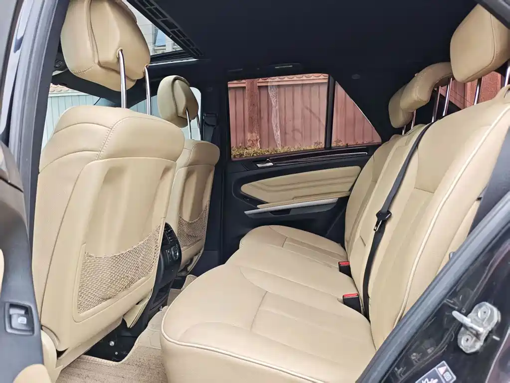 Mercedes-Benz M-Class — миниатюра 6