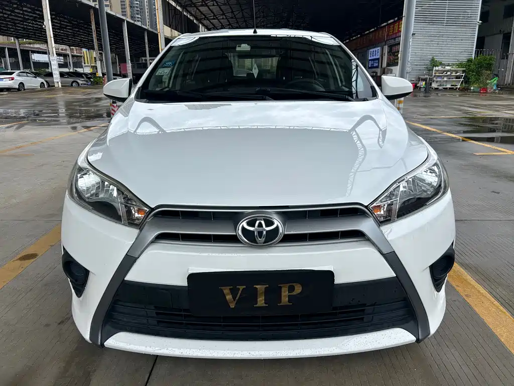 Toyota Yaris L — миниатюра 2