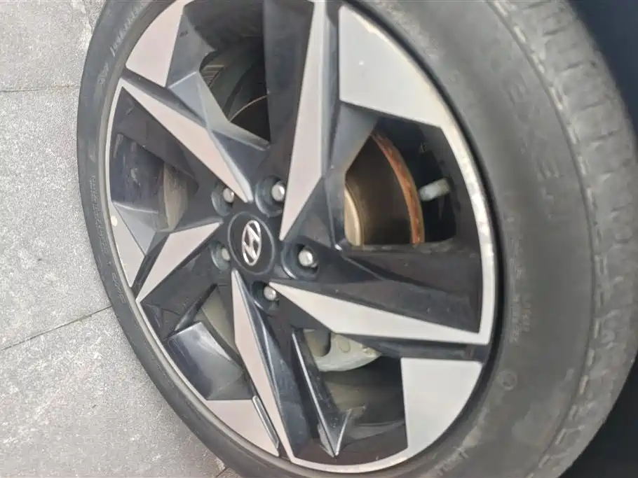 Hyundai Elantra 2021 1.5L CVT LUX Luxury